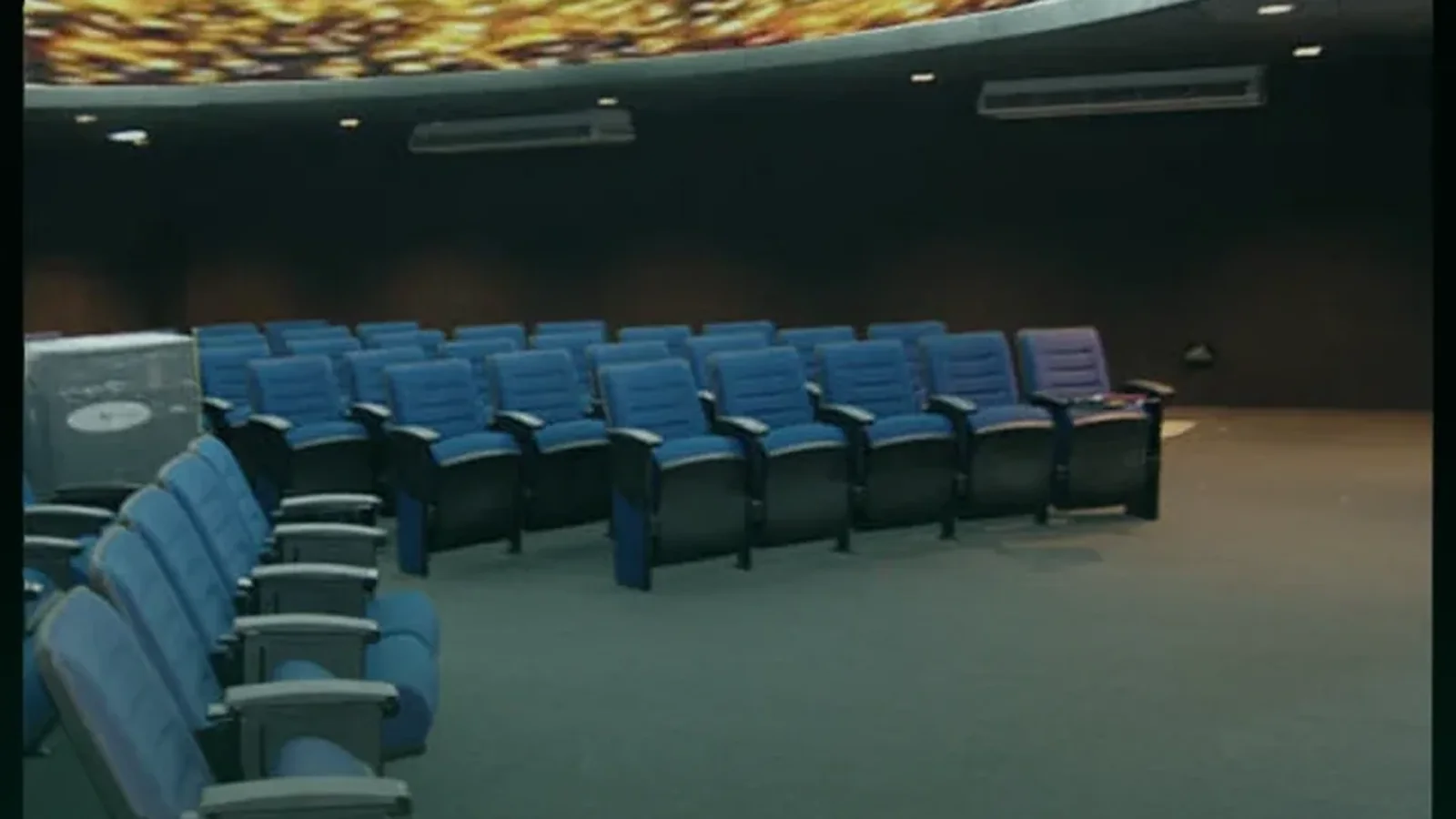 Tayangan planetarium di Kompleks Falak Al-Khawarizmi